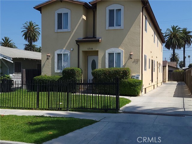 Foto principal - 1719 W 39th Pl