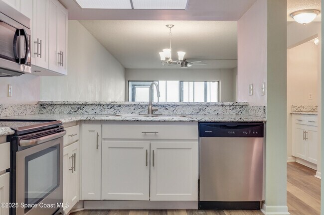 Foto del edificio - 200 S Sykes Creek Pkwy