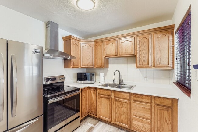 Cocina - 3540 Newport St