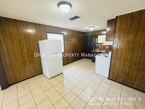 Building Photo - 100 McNair St