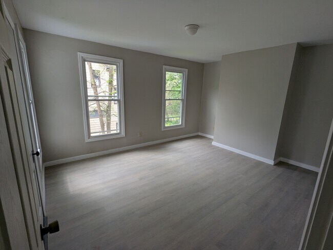 Foto del edificio - 411 Wayne Ave