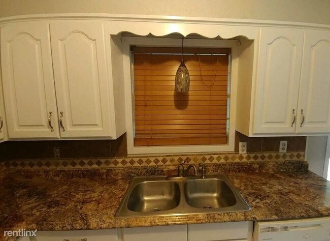 Building Photo - 3 br, 2 bath House - 1505 Kennedy Avenue