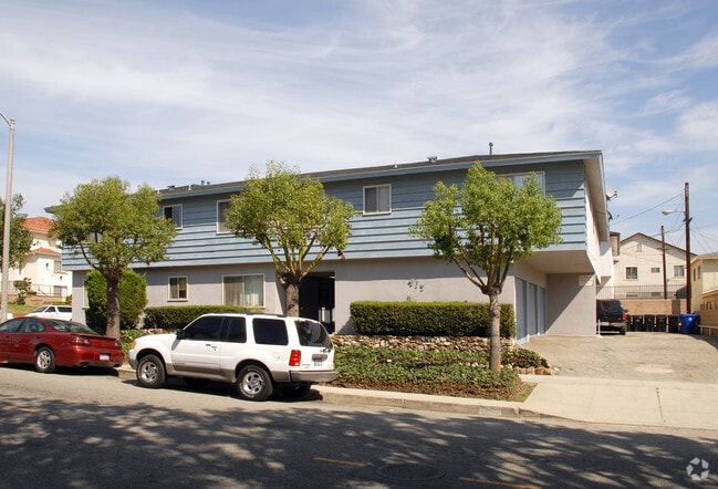 Building Photo - 914 Alma Street