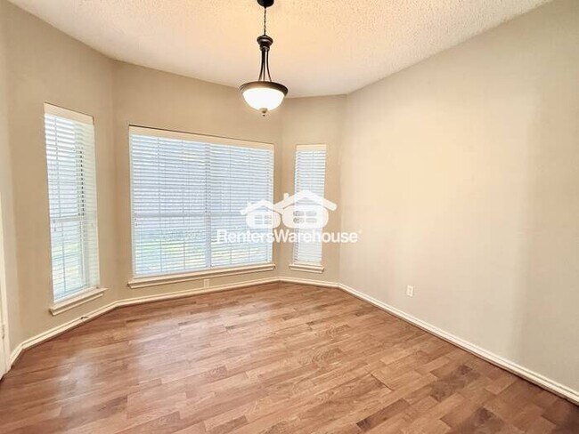 Building Photo - Beautiful Two-Story Home with Space, Comfo...