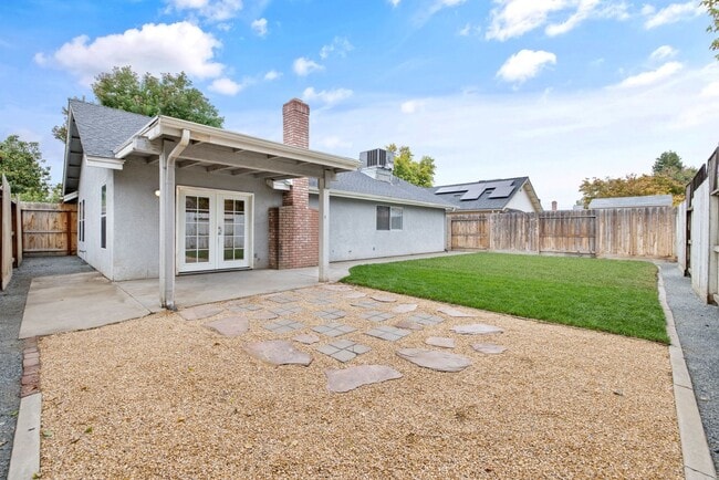 Foto del edificio - Pet Friendly, Updated NW Visalia Home Avai...