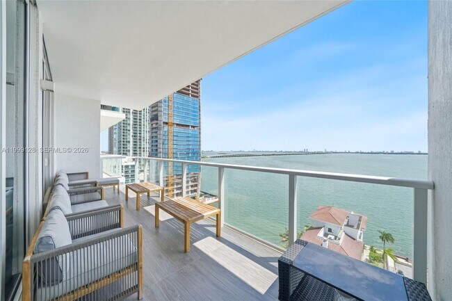 Foto del edificio - 601 NE 27th St