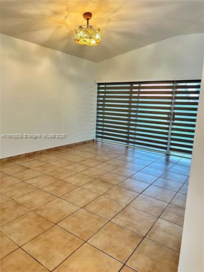 Building Photo - 1101 NW 134th Pl