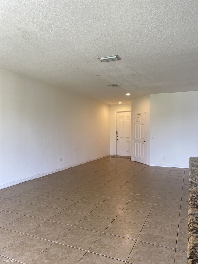 Building Photo - 4 br, 2.5 bath Townhome - 1622 Portofino M...