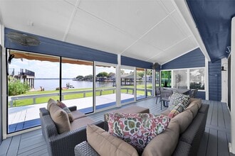 Building Photo - 39 Lakeview Village