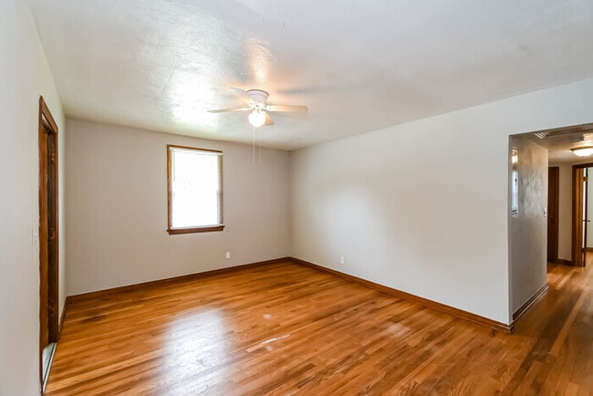 Building Photo - 5442 Marcia Cir
