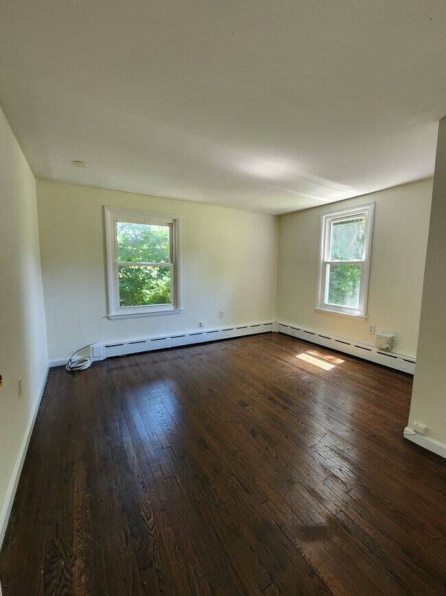 Bedroom 2 - 1430 Sussex Tpke