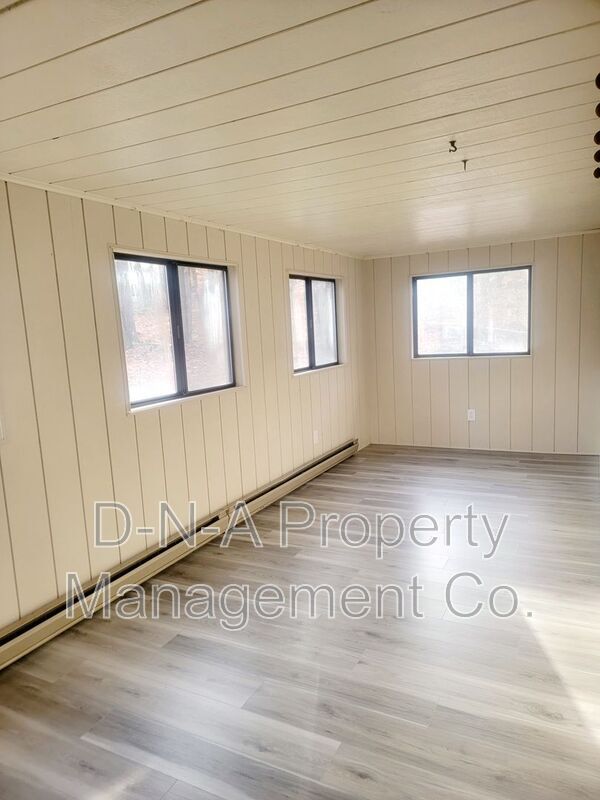 Foto del edificio - 1513 Locust Ln