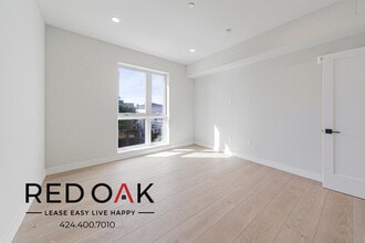 Building Photo - 5320 Cartwright Ave