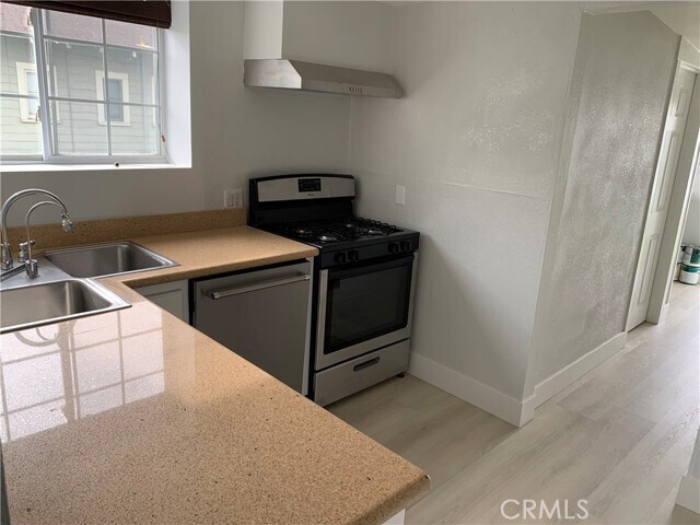 Building Photo - 321 5th St