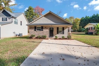 Building Photo - 526 Brown Lee Dr SW
