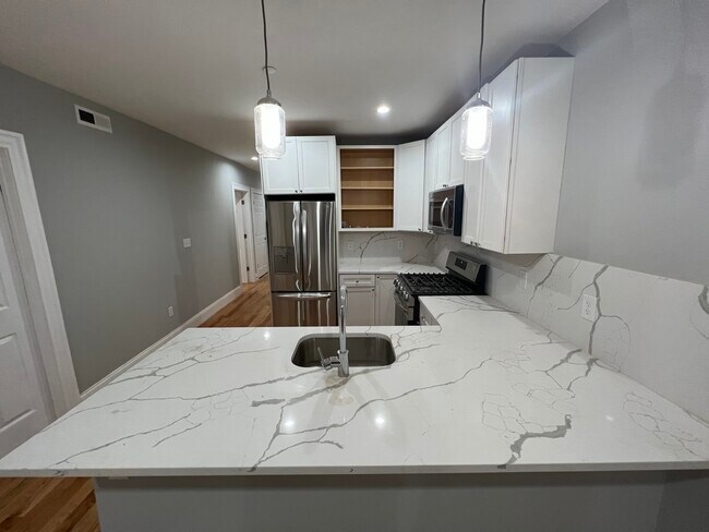 Building Photo - 15 Harold St