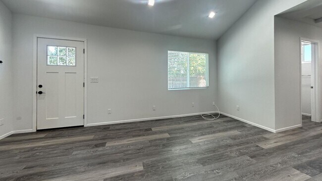 Foto del edificio - 1005 E Colton Ave
