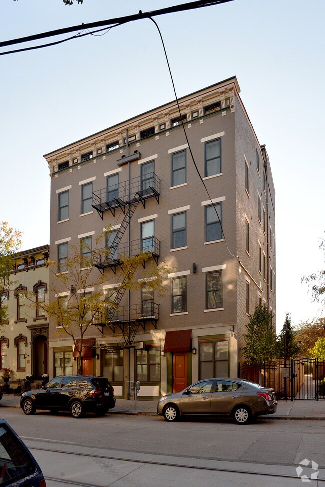 Building Photo - 1421-1423 Race St