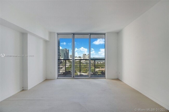 Building Photo - 325 S Biscayne Blvd