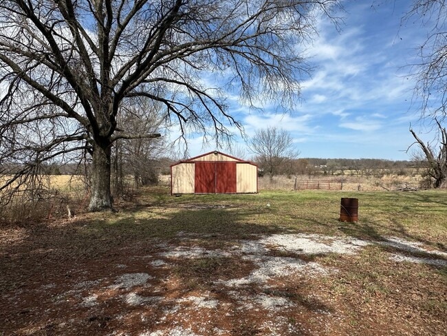 Foto del edificio - 6330 Foliage Rd