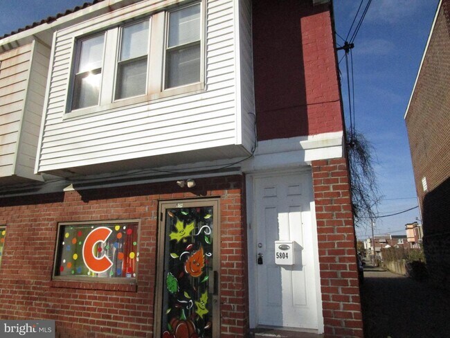 Building Photo - 5804 Penn St