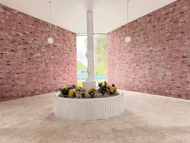 Foto del edificio - 6503 Winfield Blvd