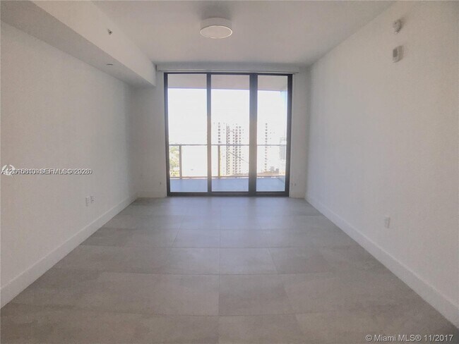Building Photo - 1010 Brickell Ave