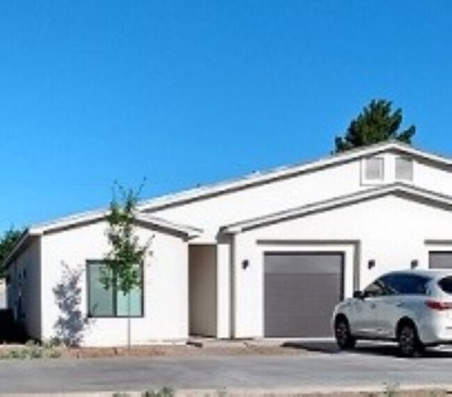 Foto del edificio - 1314 S Diamond Ave