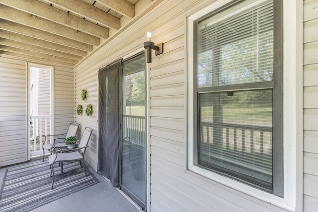 Building Photo - 6614 Willow Pointe Dr NW