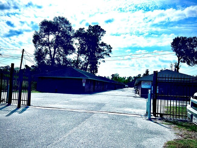 Foto del edificio - 1825 W Little York Rd