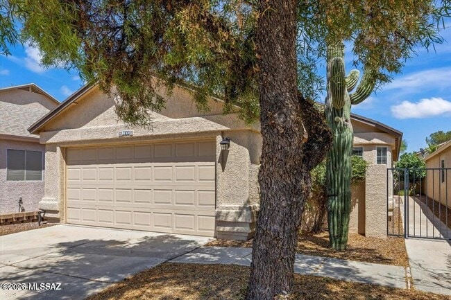Building Photo - 8142 N Millwheel Pl