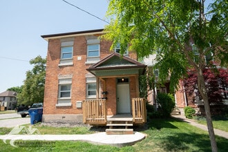 Building Photo - 48 Adelaide St N