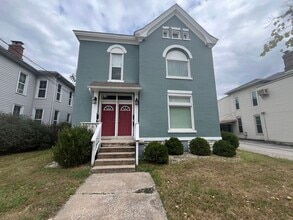 Building Photo - 607 Henry St