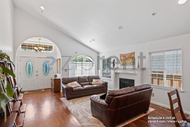 Foto del edificio - 3531 Middlefield Rd
