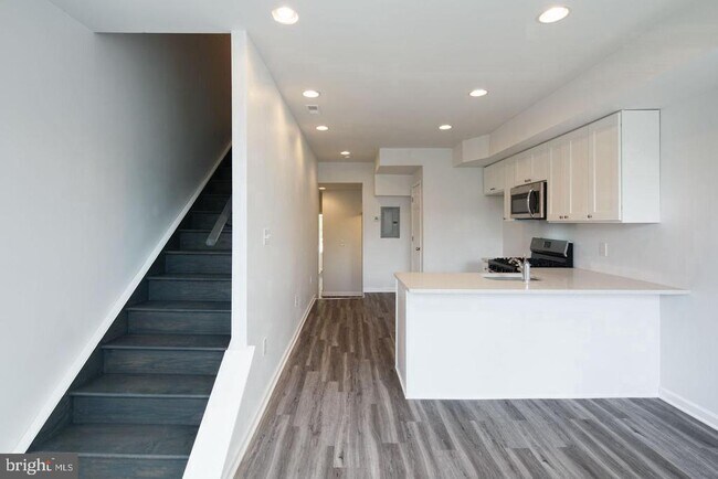 Building Photo - 1402 N 23rd St