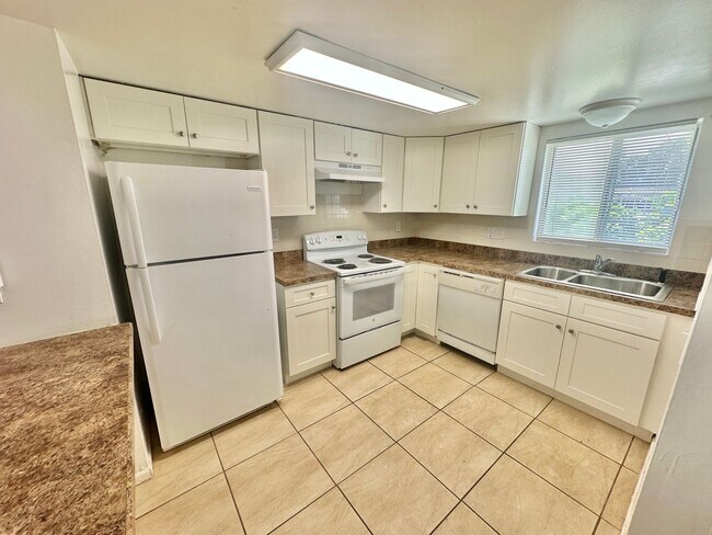 Foto del edificio - 2549 S Oak Ave