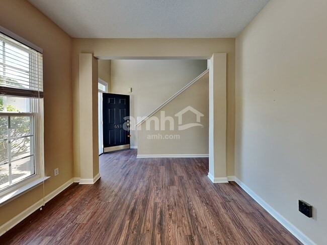 Building Photo - 653 Timber Walk Dr