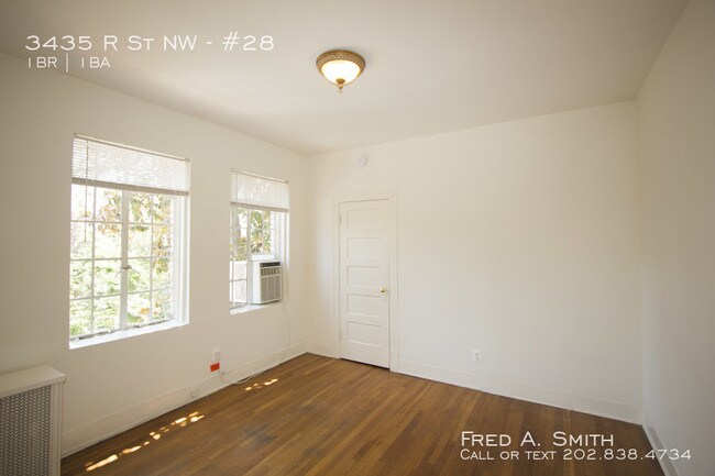 Foto del edificio - 3435 R St NW