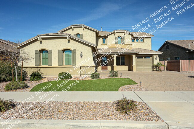 Foto del edificio - Stunning 5 bedroom 3.5 baths A must see!!!