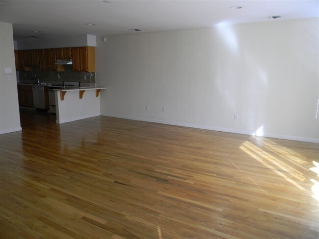 Building Photo - 143 Armstrong Ave
