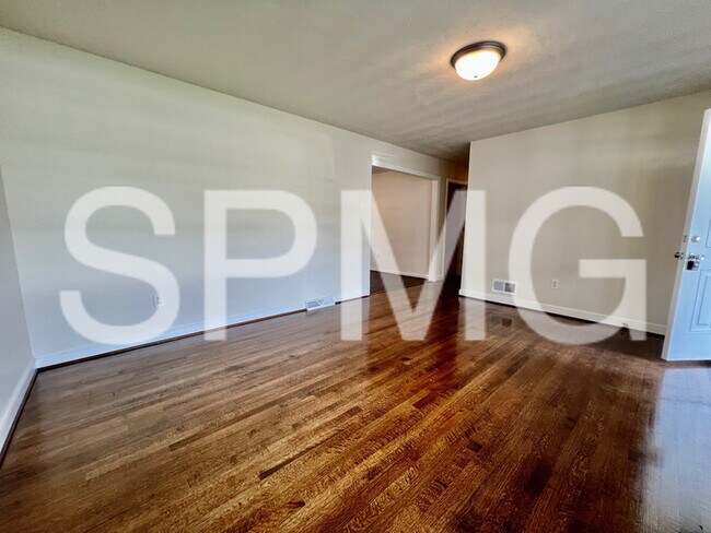 Foto del edificio - 1662 Barnett Rd NW
