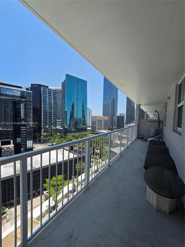 Building Photo - 1250 S Miami Ave