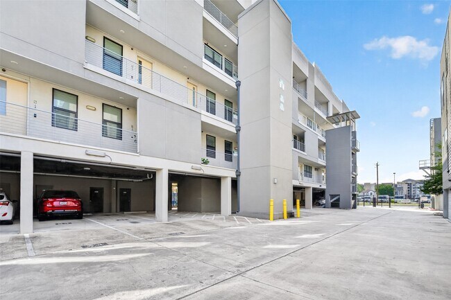 Foto del edificio - 2401 Crawford St