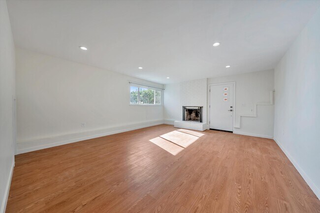 Building Photo - 3614 Farm Hill Blvd