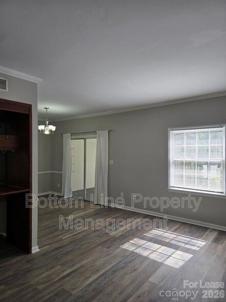 Foto del edificio - 5949 Quail Hollow Rd