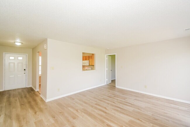 Foto del edificio - 2822 Woodfield Blvd