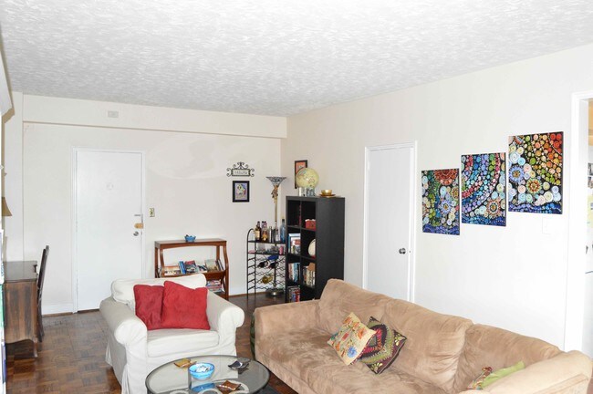 Foto del edificio - 3901 Cathedral Ave NW