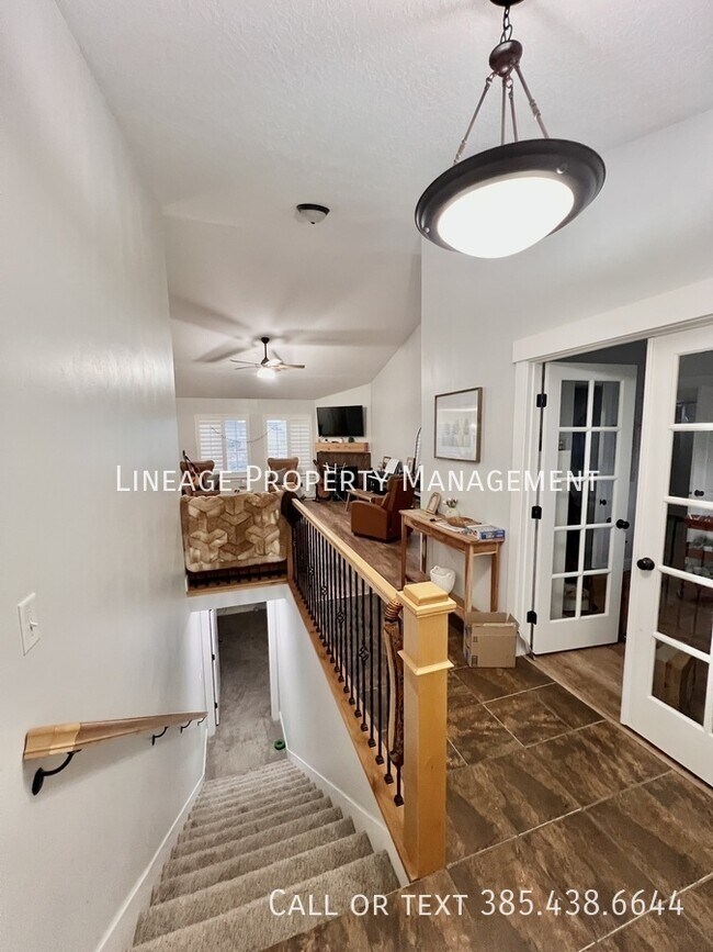 Building Photo - 9722 N Horizon Dr