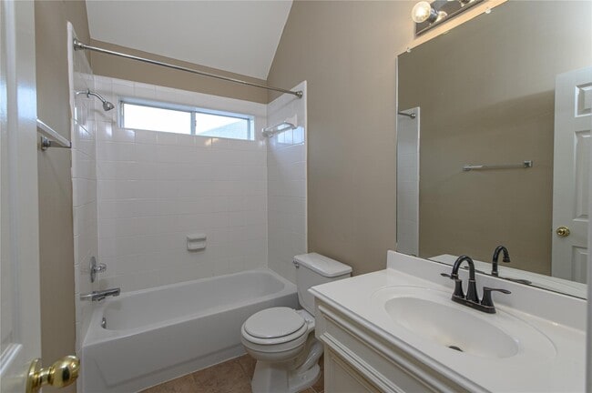 Building Photo - 1610 Thunder Lake Ln