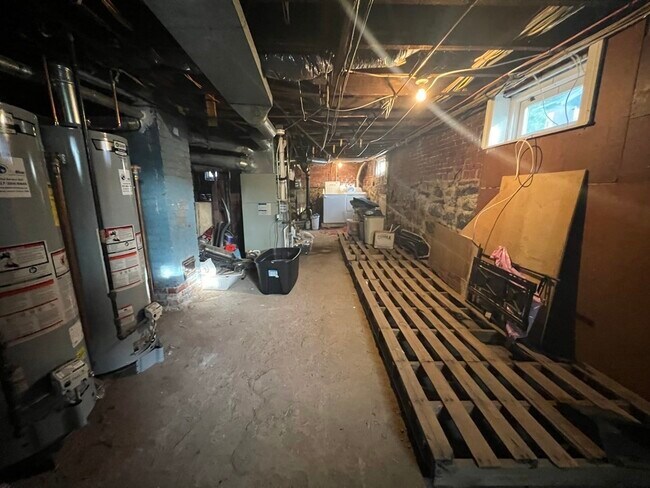 Building Photo - 45 Waterhouse St